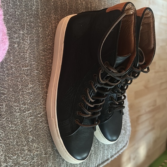 New never worn fit a little too big they are a women’s size 9. - Picture 3 of 11